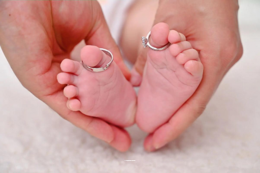 本溪怀孕肚子一边高一边低